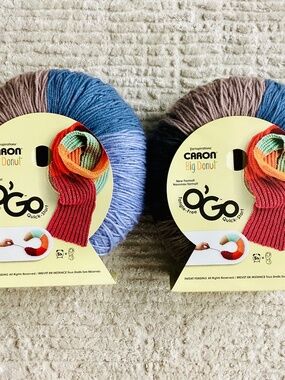 Lot Of 2 Caron Big Donut O'Go Tangle Free Yarn Choco-Blueberry 9.9oz 502yd #4